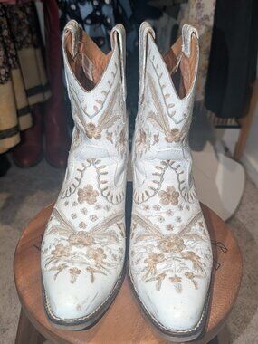 Dingo White Embroidered Western Boots Floral Cowboy Coquette Boho